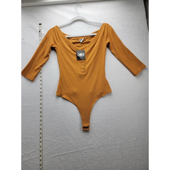 NWT CBG Los Angeles Mustard Cambrie Off Shoulder Bodysuit Size S - Picture 1 of 10